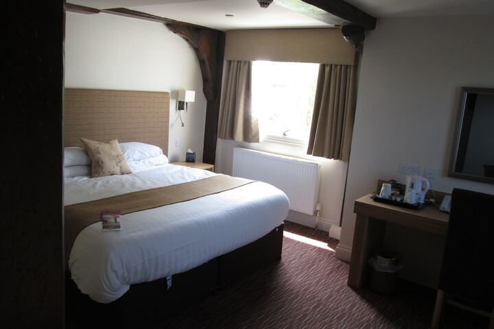 Room 12 of 83