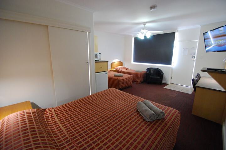 Room 12 of 89