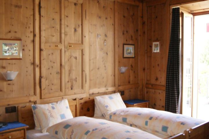 Room 4 of 31