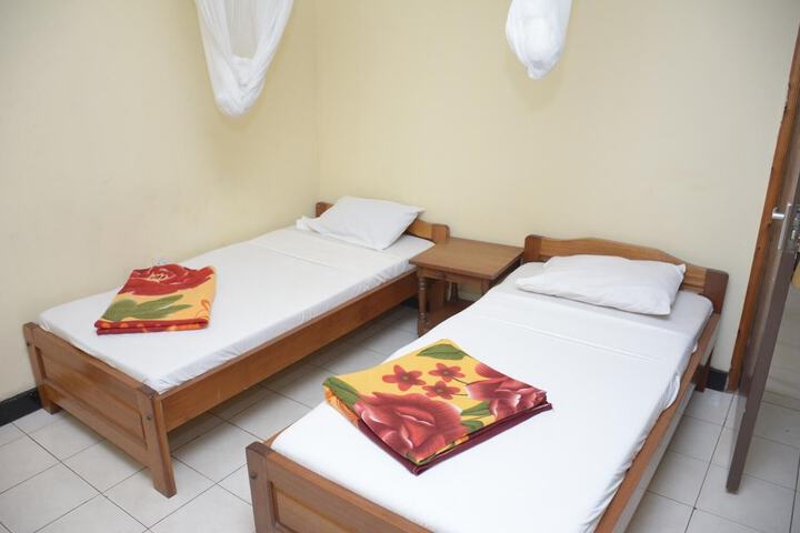 Room 14 of 38