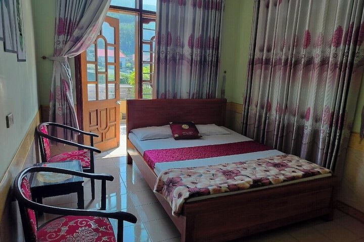 Room 6 of 28