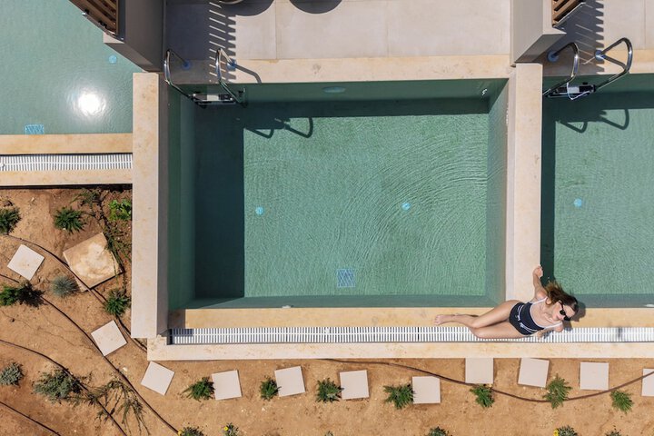 Hotel 156 of 160