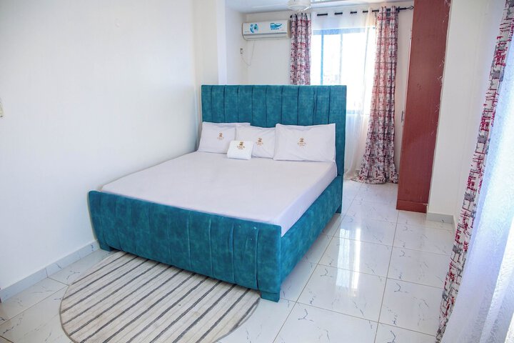Room 7 of 15