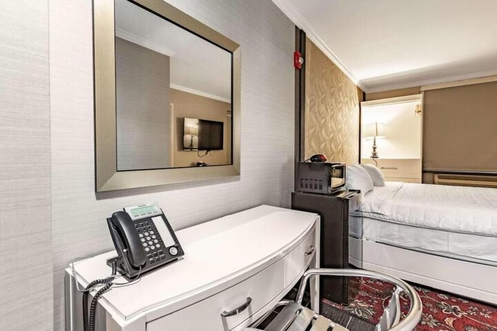Room 7 of 24