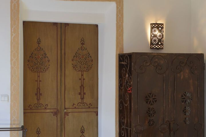 Room 6 of 37