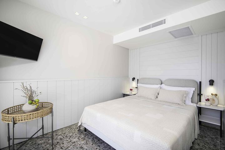 Room 21 of 53