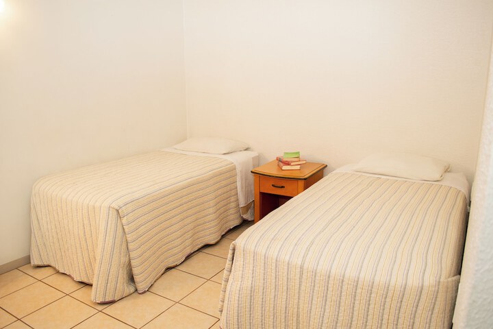 Room 9 of 13