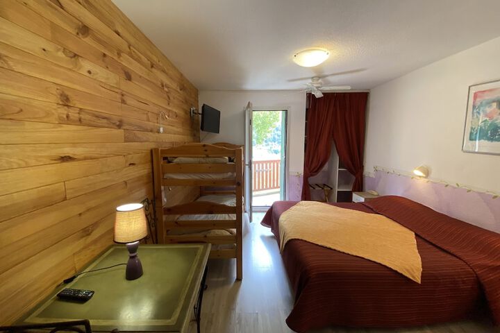 Room 7 of 96