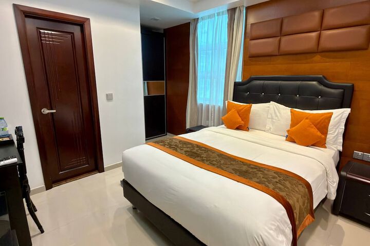 Room 26 of 114