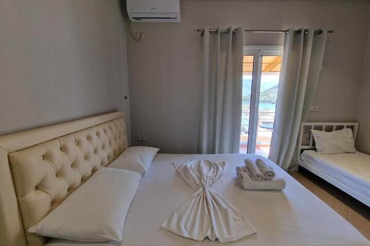 Room 7 of 53