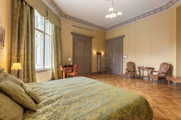 Room 17 of 75