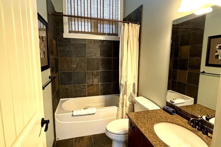Room 463 of 543