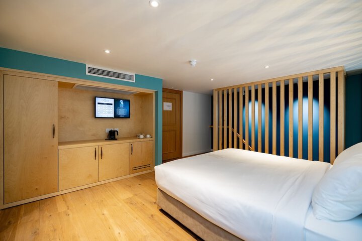Room 80 of 171