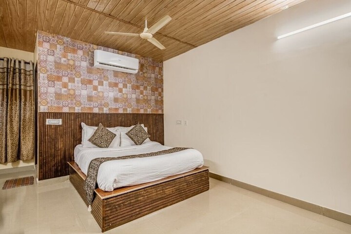 Room 14 of 22
