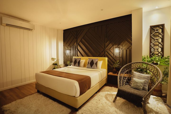 Room 8 of 40