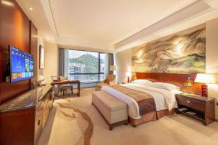 Room 9 of 11