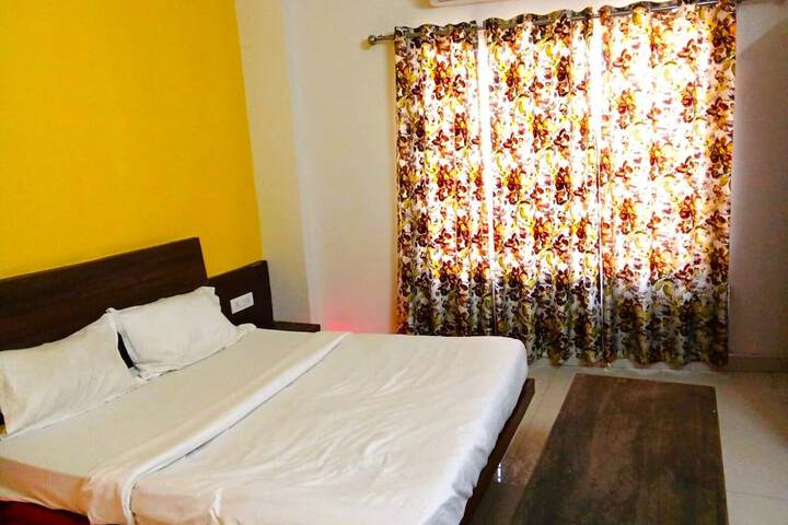 Room 9 of 25