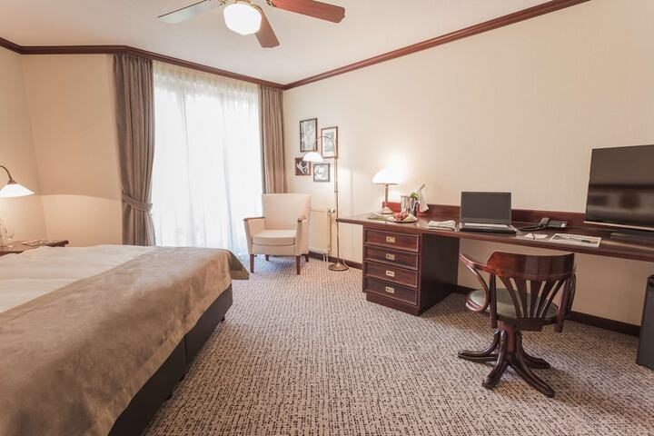 Room 10 of 45