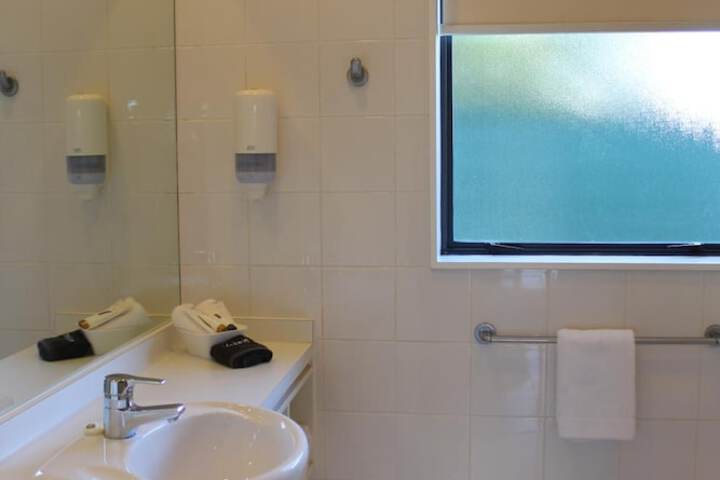 Room 34 of 42