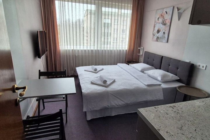 Room 15 of 84