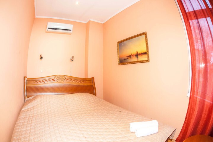 Room 12 of 37