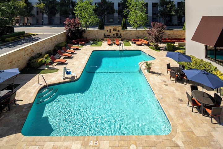 Hotel with Pool