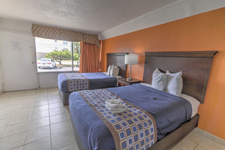 2 Double Beds (4 of 16)