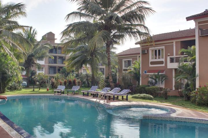 Pools & Facilities