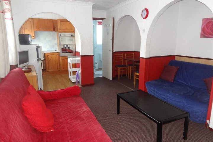 Room 3 of 80