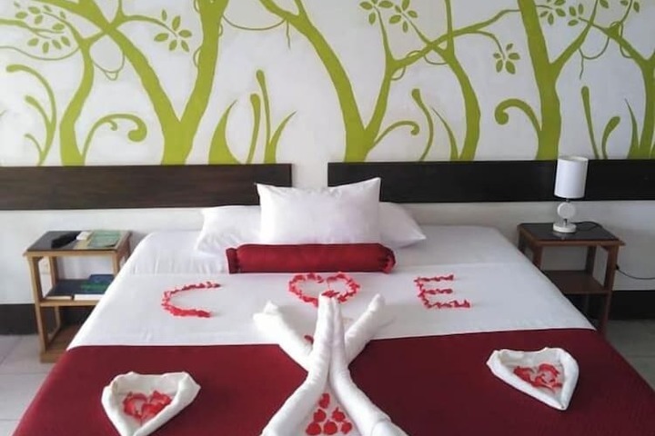 Room 2 of 34