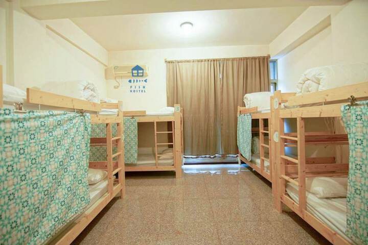 Room 8 of 61