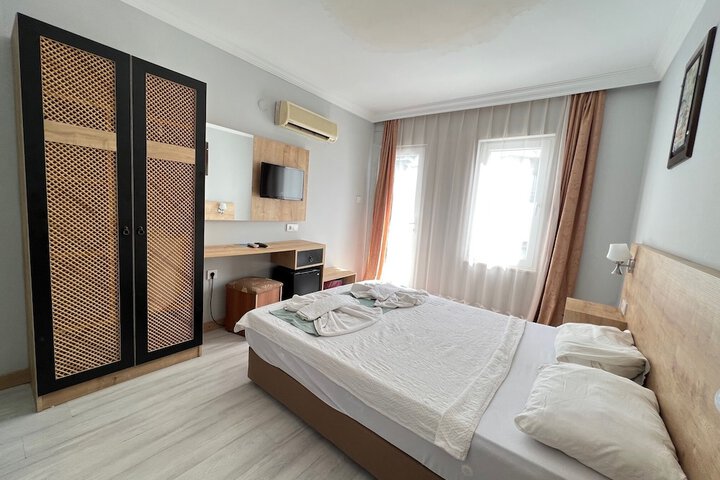 Room 12 of 64