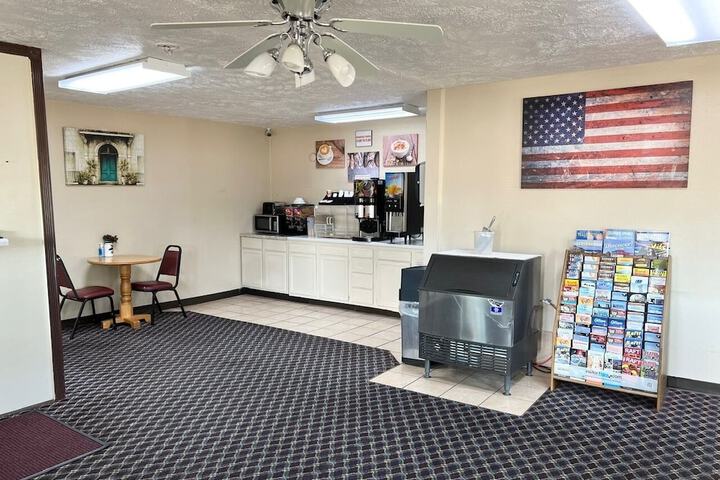 Breakfast/Coffee Service 19 of 33