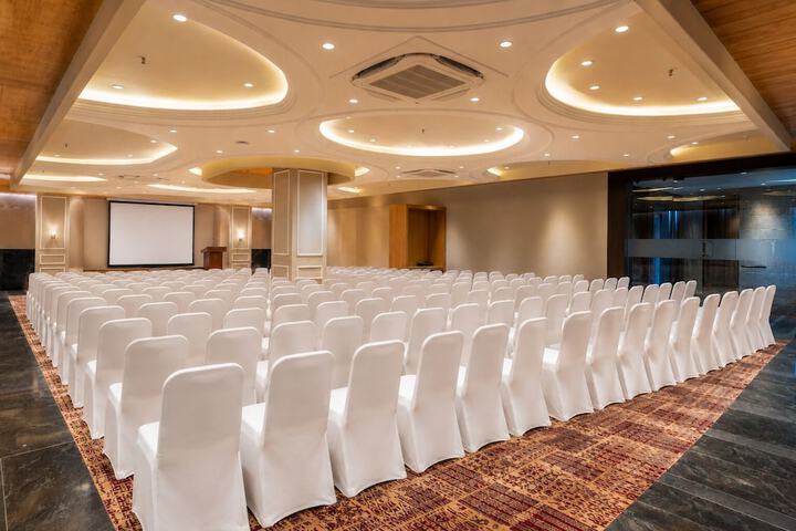 Ballroom/Hall 54 of 58