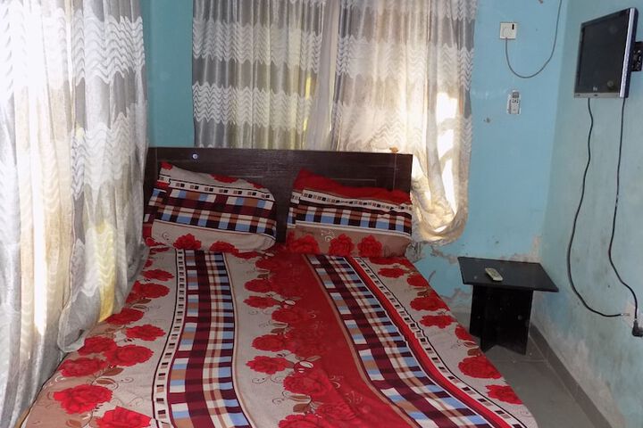 Room 3 of 10