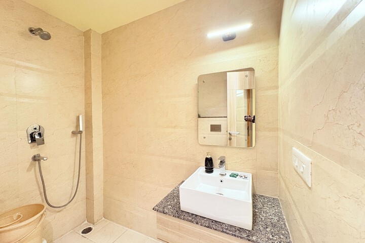 Room 21 of 27
