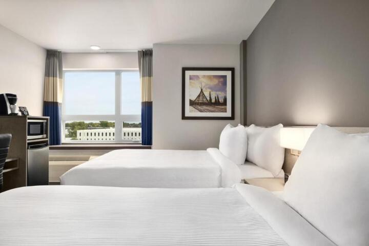 2 Queen Beds (3 of 30)