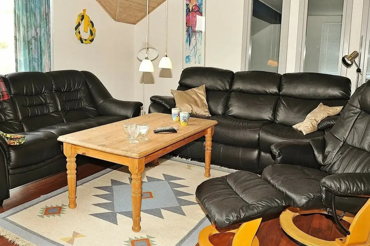 Room 9 of 20