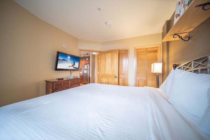Room 4 of 40