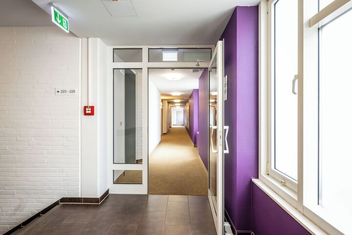 Ballroom/Hall 92 of 118