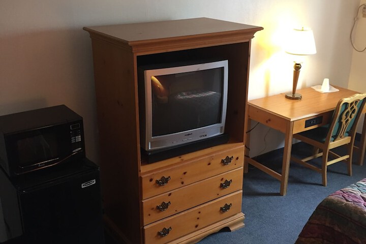 Room 13 of 27