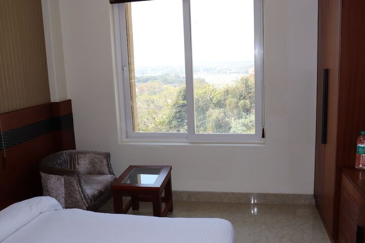 Room 10 of 53