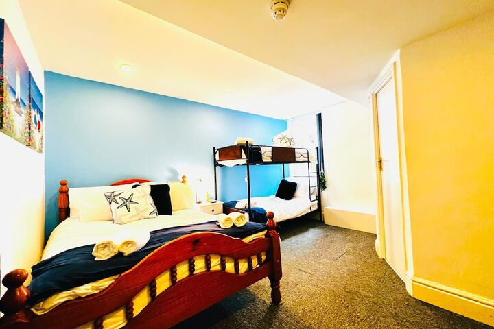 Room 8 of 27