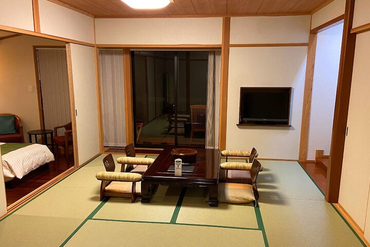 Room 15 of 49