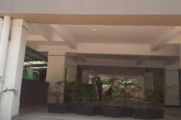 Room 8 of 43