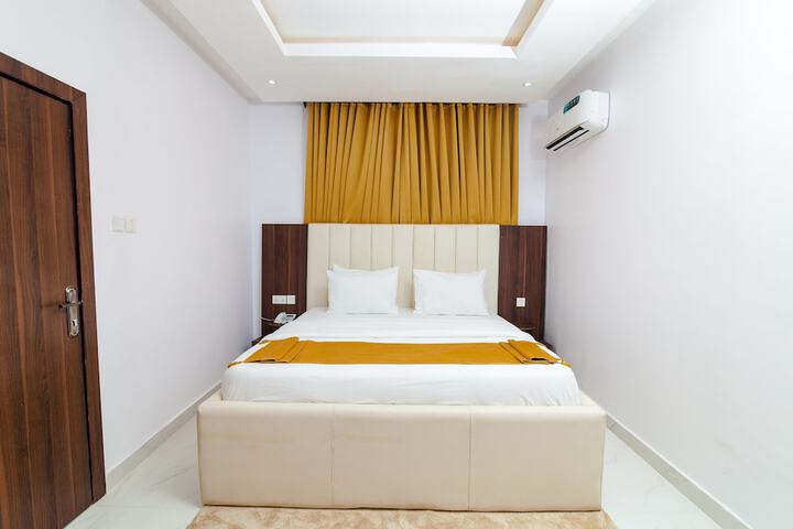Room 12 of 52