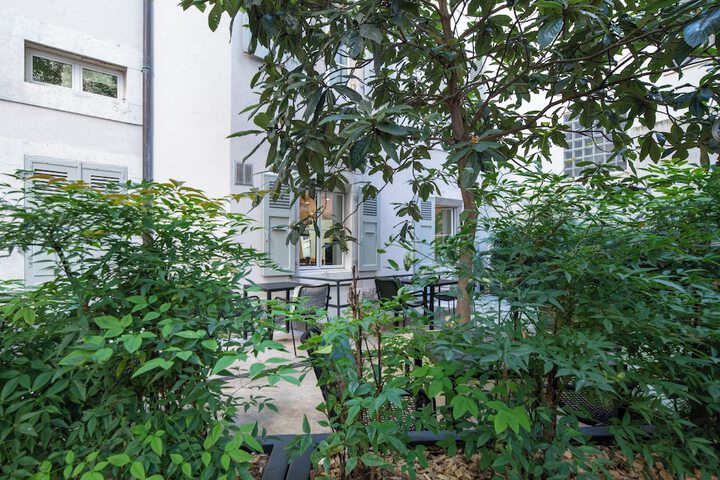 Hotel Exterior 41 of 47