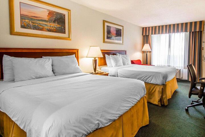 2 Double Beds (5 of 6)