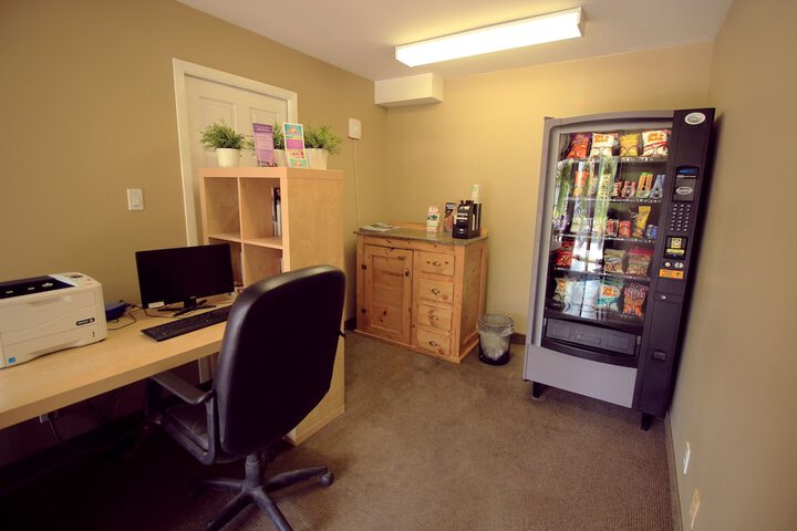 Business Center 79 of 102