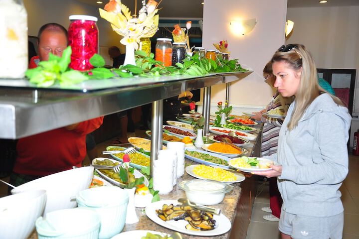 Dining 32 of 67